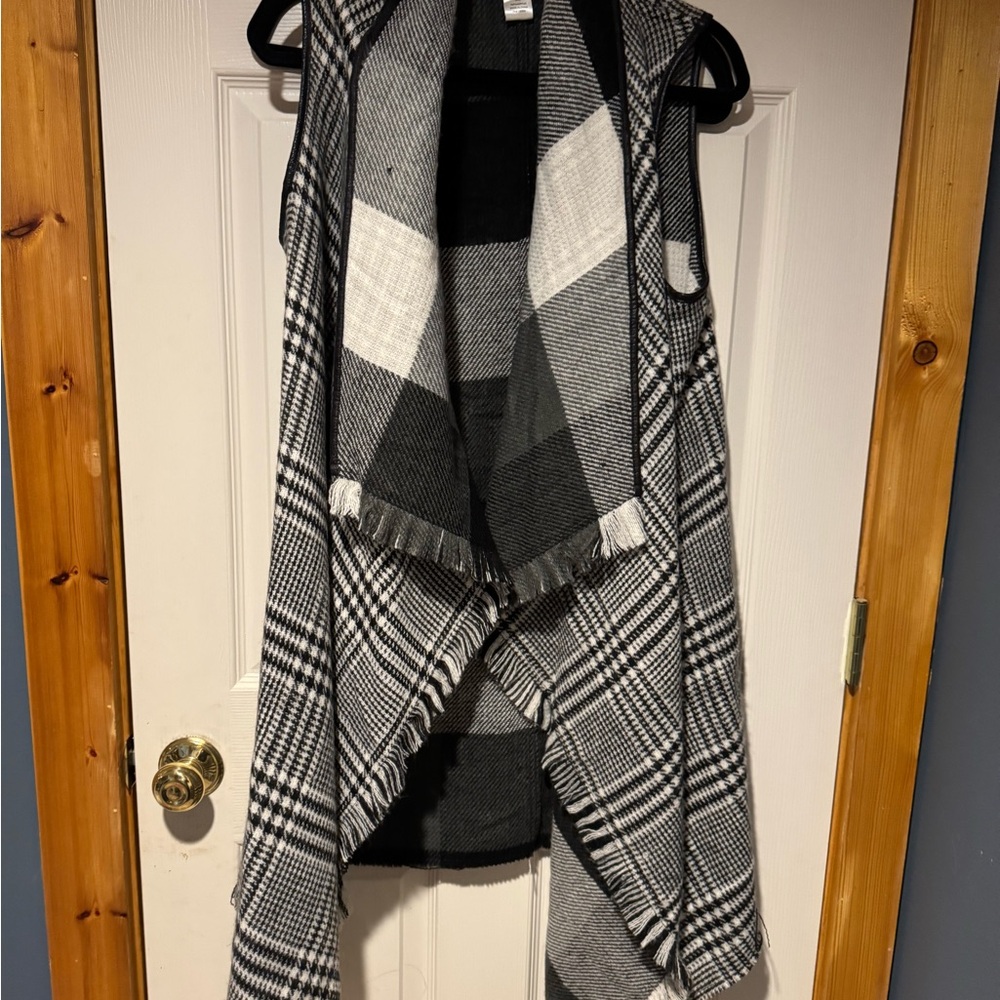 New Directions Black and White Plaid Vest